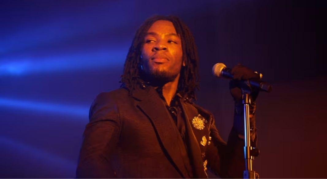 জোসেফ আকিনফেনওয়া-ডনাস, যিনি আজ বিশ্বজুড়ে 'জোবয়' নামেই পরিচিত