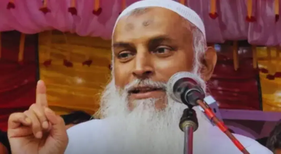 ধর্মমন্ত্রী কাজী শাহ মোফাজ্জল হোসাইন কায়কোবাদ।