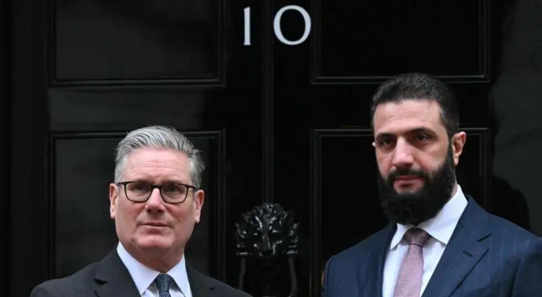 ব্রিটিশ প্রধানমন্ত্রী স্যার কিয়ের স্টারমার ও সিরিয়ার অন্তর্বর্তীকালীন প্রেসিডেন্ট আহমেদ আল শারা