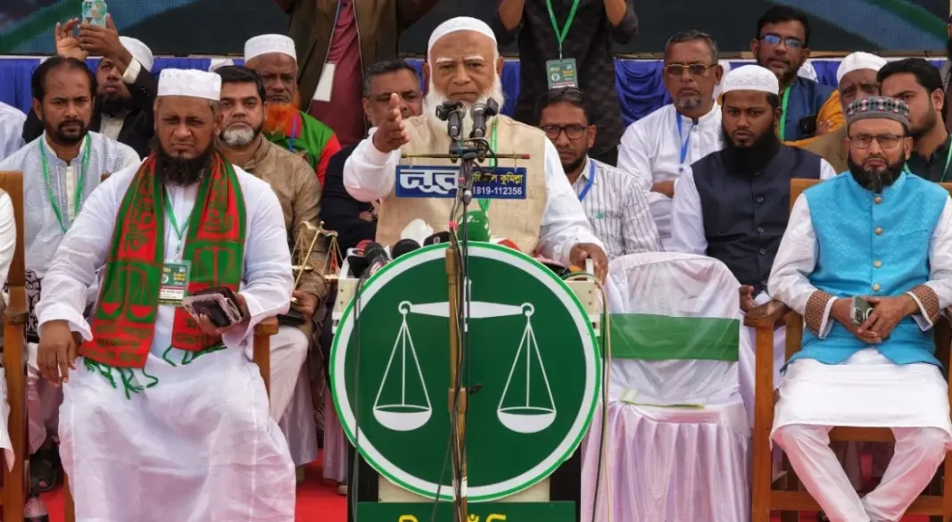 ফেনীতে বক্তব্য রাখছেন বাংলাদেশ জামায়াতে ইসলামীর আমির ডা. শফিকুর রহমান। ছবি: ফেসবুক