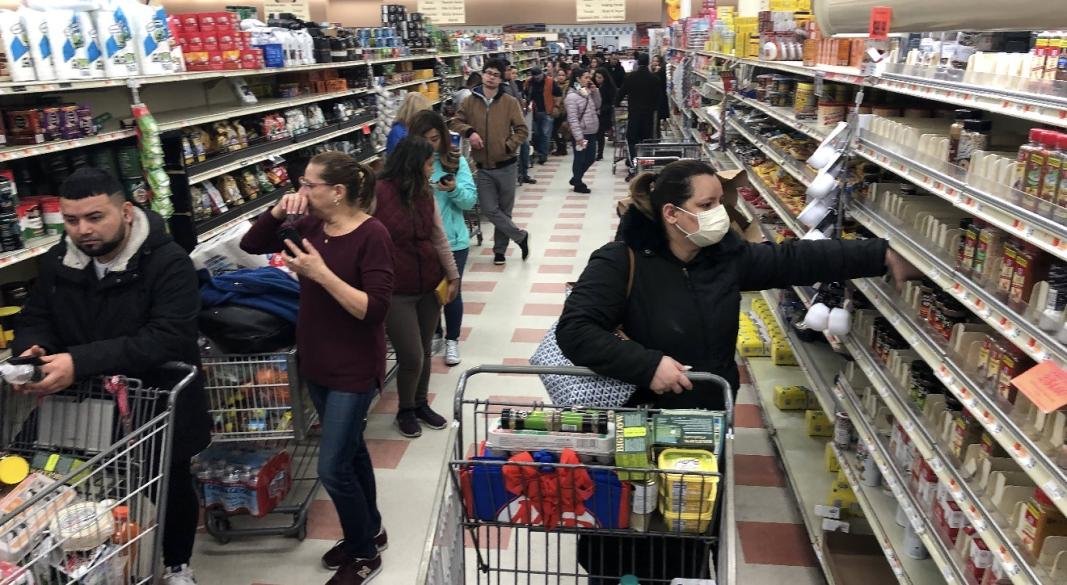 ট্রাম্পের ট্যারিফে গত বছর গড় আমেরিকান পরিবারের খরচ বেড়েছে প্রায় ১,০০০ ডলার