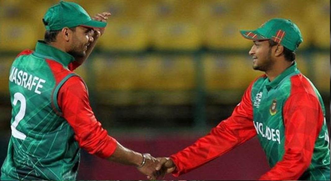 মাশরাফি-সাকিব।