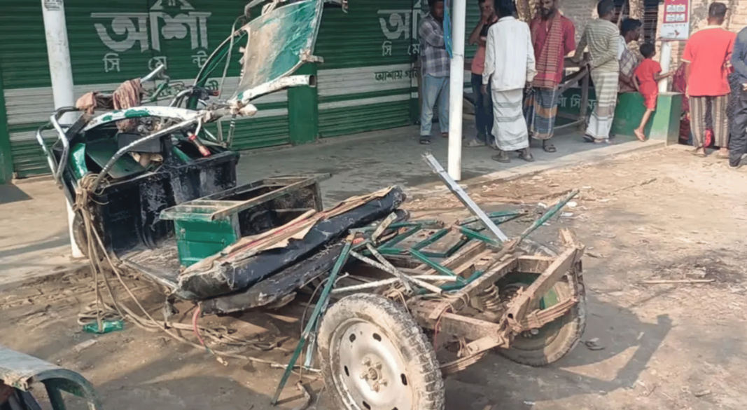 নাটোরে ট্রাক-ইজিবাইক সংঘর্ষে তিনজন নিহত, চারজন আহত
