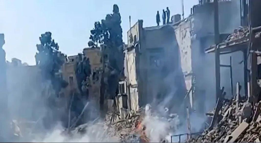 ইসরাইলি হামলায় ক্ষতিগ্রস্ত ভবন | ছবি: সংগৃহীত