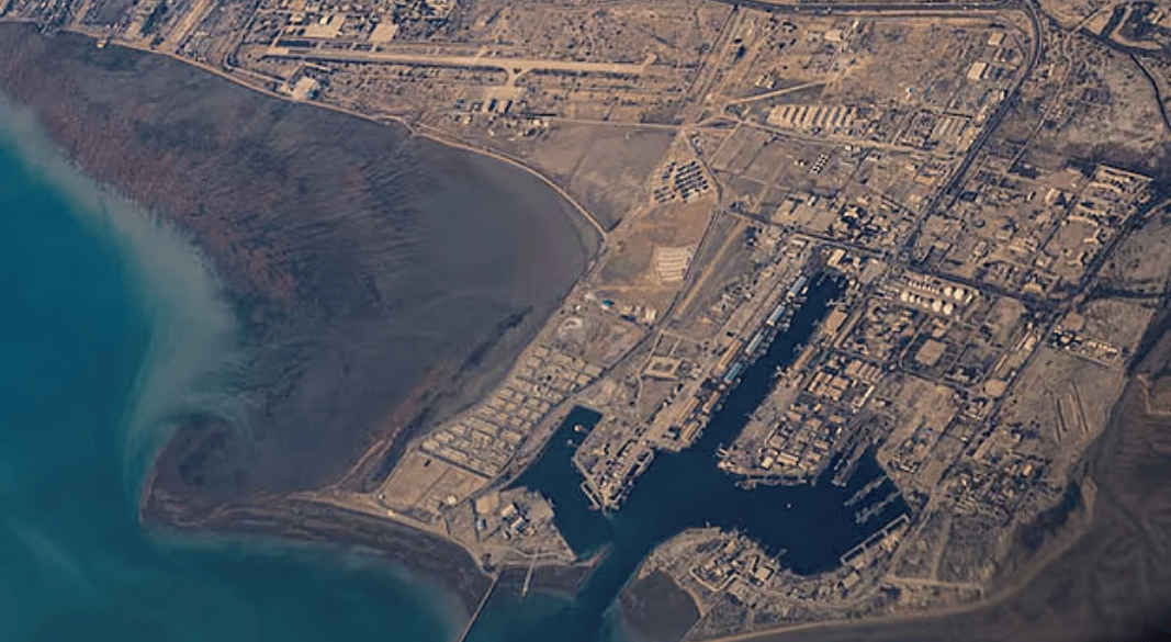 উত্তেজনার মধ্যে হরমুজ প্রণালিতে যুক্তরাষ্ট্রের নতুন নির্দেশনা