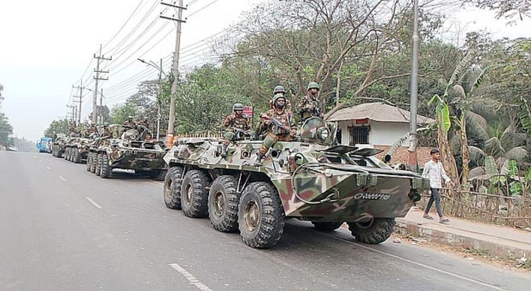 চট্টগ্রামের জঙ্গল সলিমপুরে চলছে যৌথ বাহিনীর অভিযান । ছবি: জুয়েল শীল