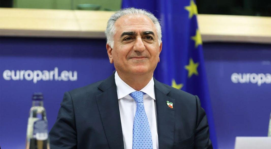 সাবেক শাহ-পুত্র রেজা পাহলভি।