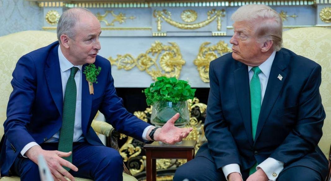 মার্কিন প্রেসিডেন্ট ডোনাল্ড ট্রাম্পের সঙ্গে আয়ারল্যান্ডের প্রধানমন্ত্রী মাইকেল মার্টিনের বৈঠক। ছবি: সংগৃহীত