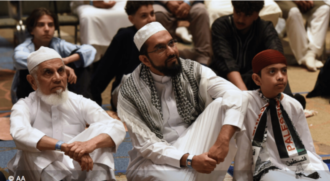 টেক্সাস থেকে শুরু হয়ে পুরো দেশজুড়ে সুপরিকল্পিতভাবে ছড়ানো হচ্ছে ঘৃণা— মার্কিন রাজনীতিতে এক নতুন সংকটের ইঙ্গিত।