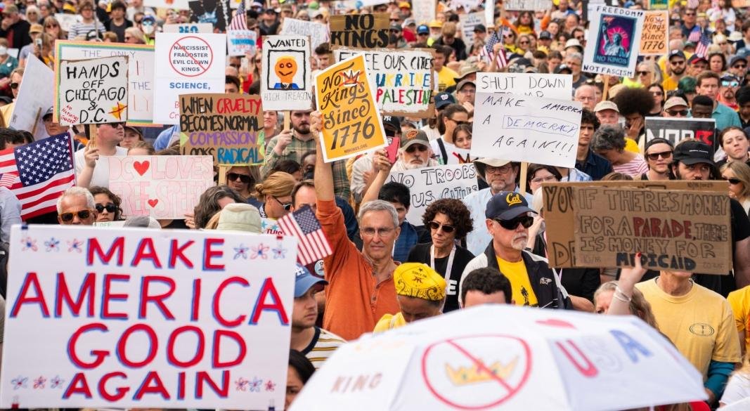 দ্রুত ইরান যুদ্ধের অবসান চায় দুই-তৃতীয়াংশ আমেরিকান: রয়টার্সের জরিপ