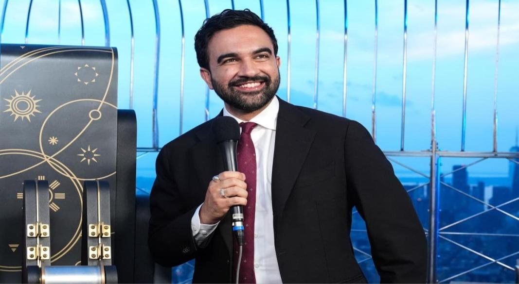 ‘আমেরিকা ২৫০’ উদযাপনে এম্পায়ার স্টেট বিল্ডিংয়ে আলোকসজ্জা উদ্বোধনে নিউইয়র্ক সিটির মেয়র জোহরান মামদানী | ছবি: গেটি ইমেজেস