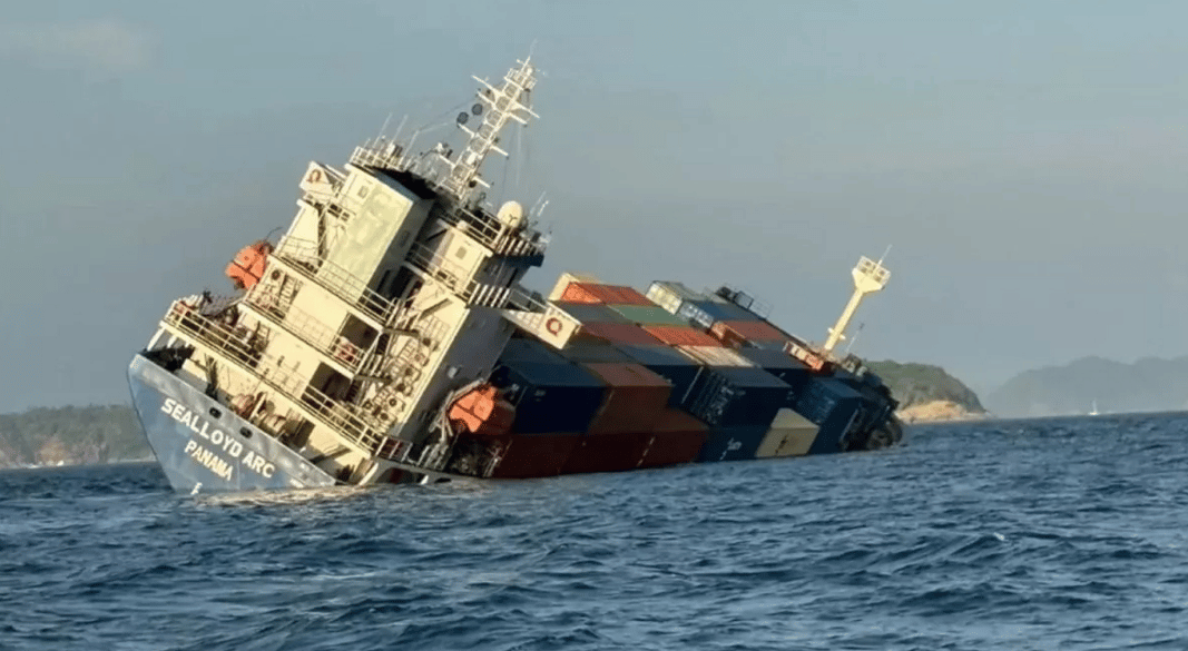 আন্দামান সাগরে দুর্ঘটনা, বাংলাদেশমুখী জাহাজ ডুবে তেল নিঃসরণ