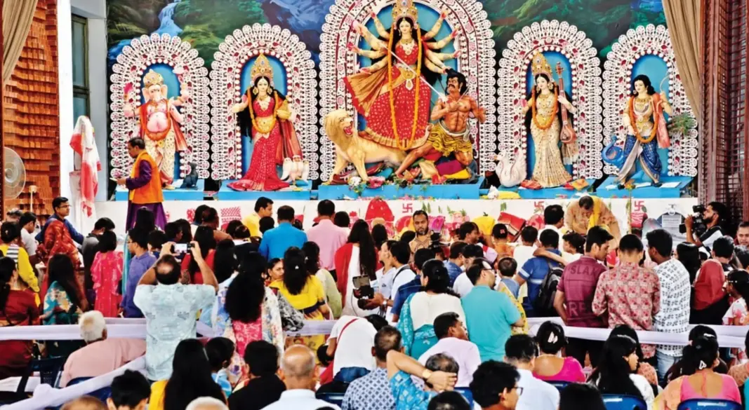 দুর্গাপূজা শুধু ধর্মীয় আচারেই সীমাবদ্ধ নয়