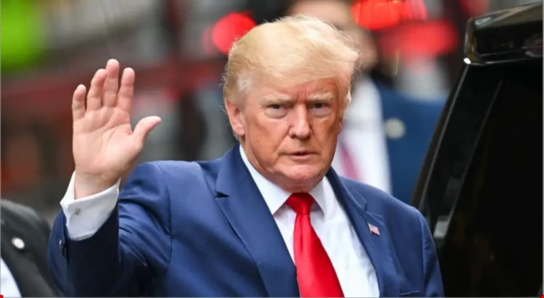 হোয়াইট হাউসের ইস্ট রুমে আয়োজিত সংবাদ সম্মেলনে ডোনাল্ড ট্রাম্প