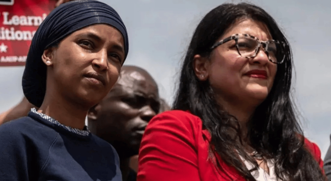 দুই মুসলিম নারী কংগ্রেস সদস্য। ছবি সংগৃহীত