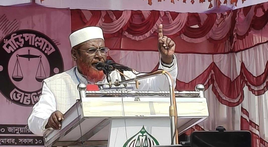 বাঞ্ছারামপুরে নির্বাচনী সভায় কথা বলছেন গোলাম পরওয়ার।