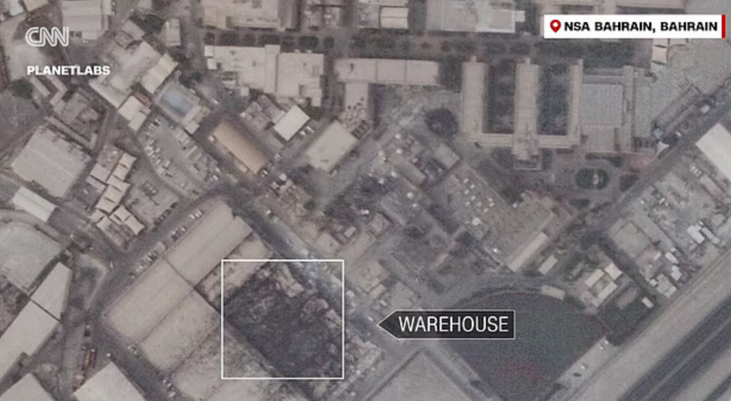 স্যাটেলাইট থেকে পাওয়া বাহরাইনে মার্কিন নৌবাহিনীর পঞ্চম নৌবহরের ঘাঁটির ছবি। এতে হামলার পর গুদামঘরসহ অন্যান্য স্থাপনা ও স্যাটেলাইট যোগাযোগ টার্মিনালের ব্যাপক ক্ষয়ক্ষতি স্পষ্ট দেখা যাচ্ছেফাইল। ছবি: সিএনএনের ভিডিও থেকে নেওয়া