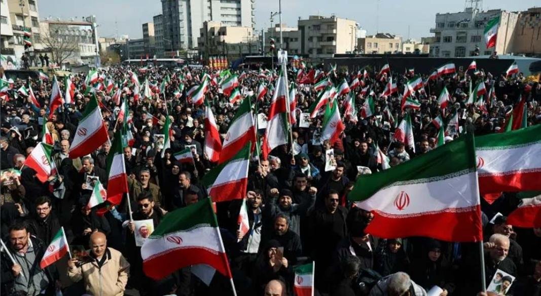 ইরানের রাজধানী তেহরানে মিছিলের দৃশ্য। ছবি আলজাজিরা