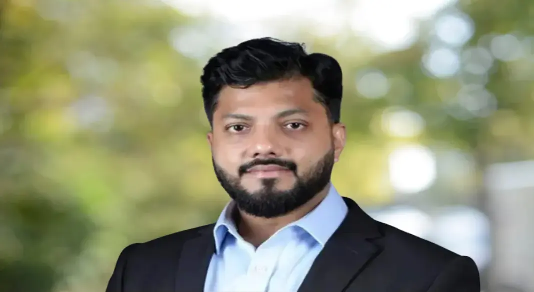 গেন্ডারিয়ায় অস্ত্র হাতে অভিযানের পর ইশরাক হোসেনকে মন্ত্রিসভা থেকে পদত্যাগের নির্দেশ দেন প্রধানমন্ত্রী। ছবি: সংগৃহীত
