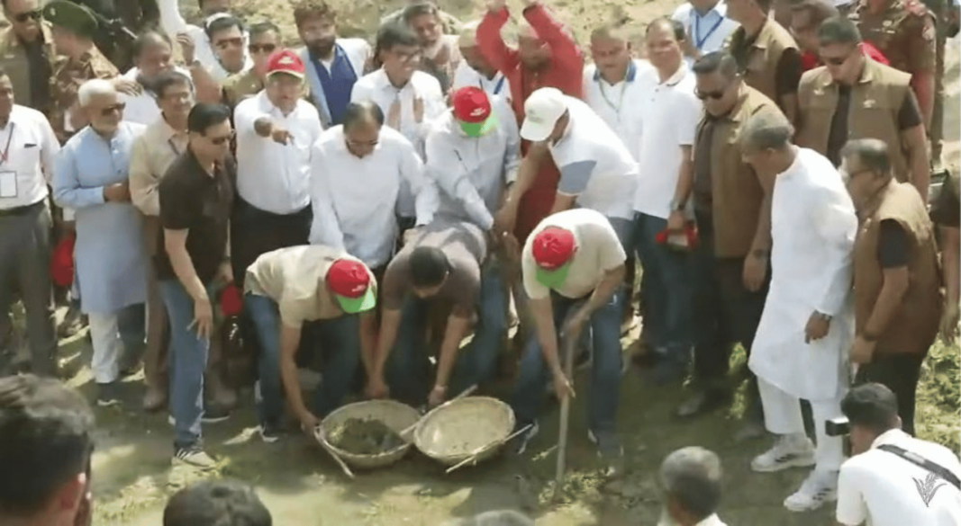 পরিবেশ ও জলবায়ু সহনশীলতার জন্য খাল খনন কর্মসূচি উদ্বোধন প্রধানমন্ত্রীর