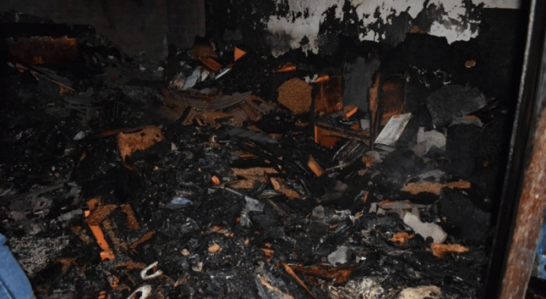 খুলনার শপিং কমপ্লেক্সে আগুন, অন্তত ১০ দোকান পুড়ে ছাই