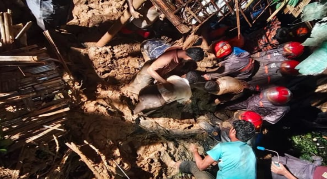 কক্সবাজারে পাহাড় ধসে নিহত ১, টানা বৃষ্টিতে ঝুঁকি বাড়ছে