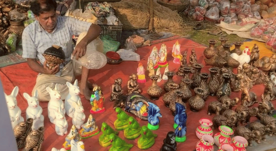 কলমাকান্দায় জমে উঠেছে ১৮১ বছরের ঐতিহ্যবাহী ‘চেংগ্নী মেলা’