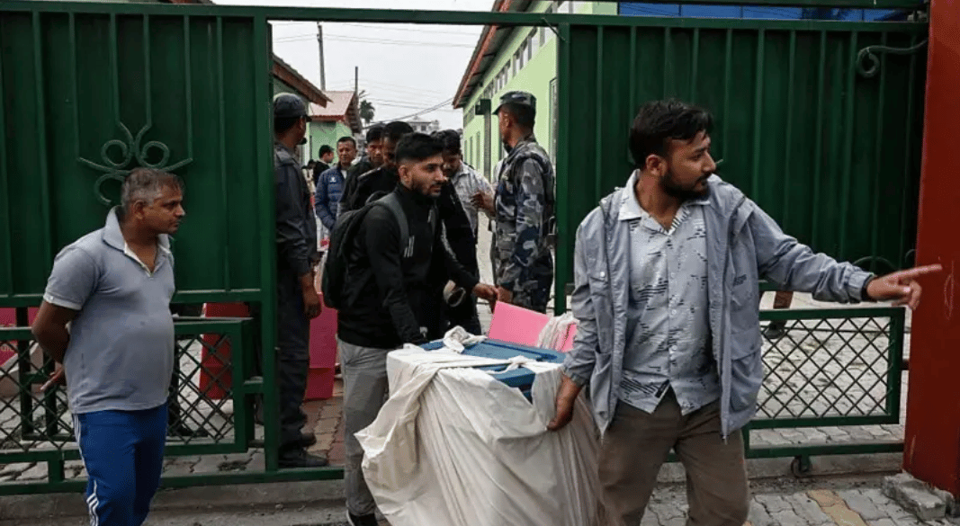 নেপালের নির্বাচনে চীনঘনিষ্ঠ না ভারতপন্থী—কার দিকে ঝুঁকবে ভোট