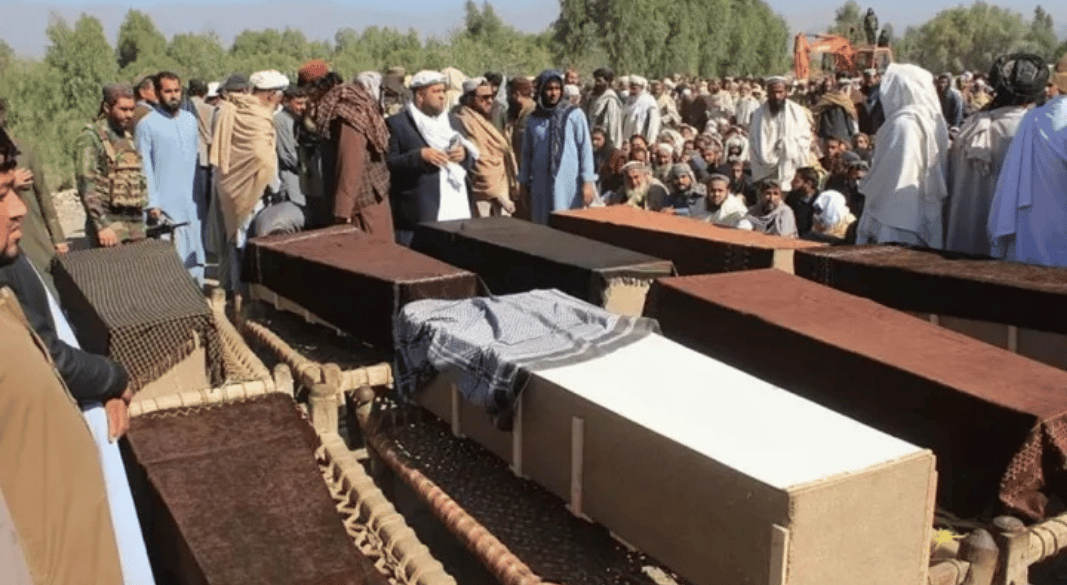 পাকিস্তানের হামলায় নিহতদের মরদেহ কফিন