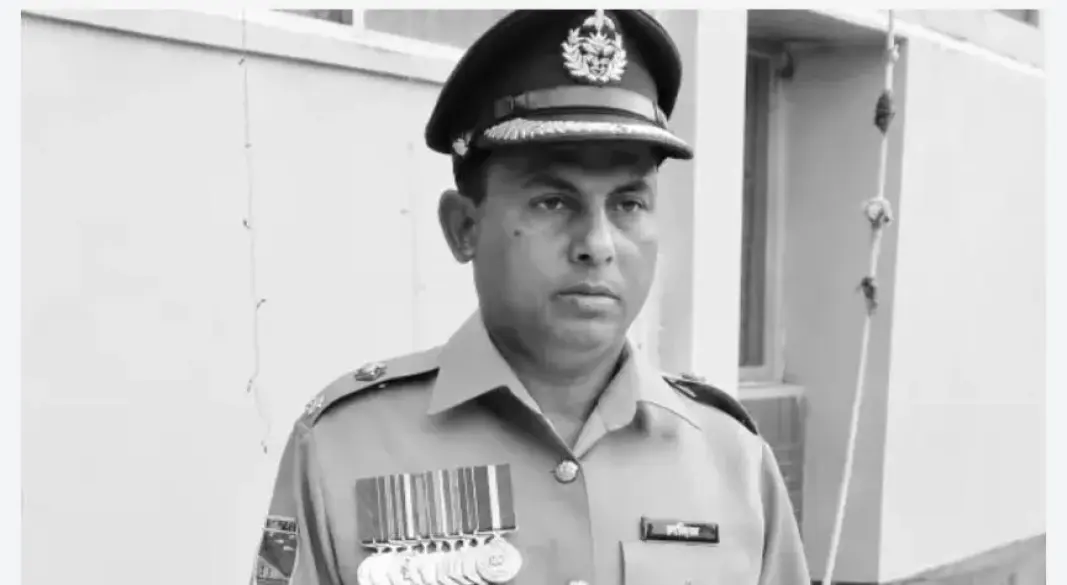 ফরিদপুরে নিজ বাড়ির ছাদে ইলেকট্রিশিয়ানকে বাঁচাতে গিয়ে বিদ্যুৎস্পৃষ্ট হয়ে পুলিশ পরিদর্শক আবীর হোসেনের মৃত্যু। ছবি: সংগৃহীত