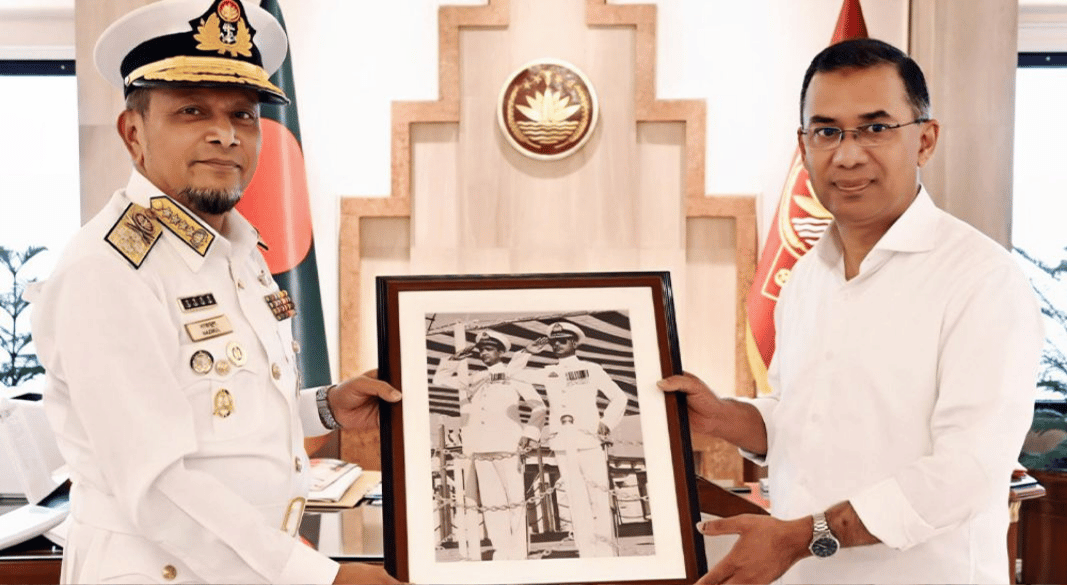 প্রধানমন্ত্রী তারেক রহমানের সঙ্গে নৌবাহিনী প্রধানের সৌজন্য সাক্ষাৎ