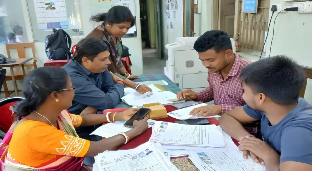 পশ্চিমবঙ্গে ভোটার তালিকা থেকে বাদ পড়া ২৭ লাখের বেশি মানুষের ৭০ শতাংশই মুসলিম বলে দাবি সবর ইনস্টিটিউটের। ছবি: সংগৃহীত