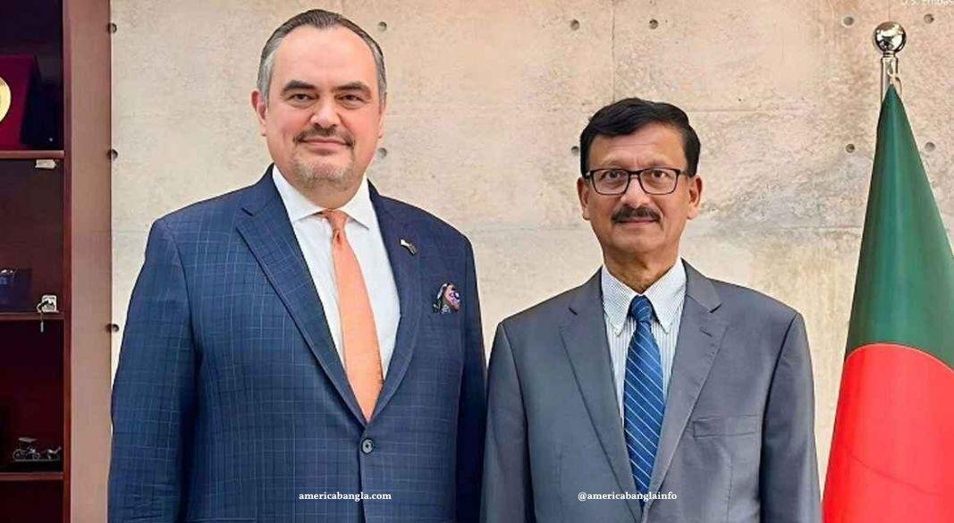 রাষ্ট্রদূত ক্রিস্টেনসেন ও উপদেষ্টা মো. তৌহিদ হোসেন