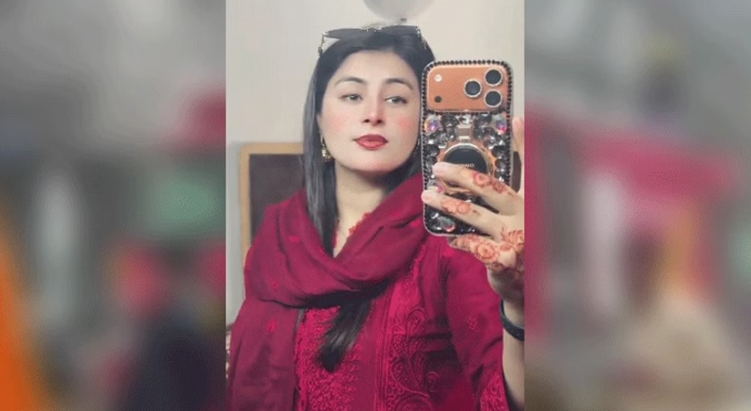 পাকিস্তানি টিকটক ইনফ্লুয়েন্সার সানা জাভেদ। ছবি: সংগৃহীত