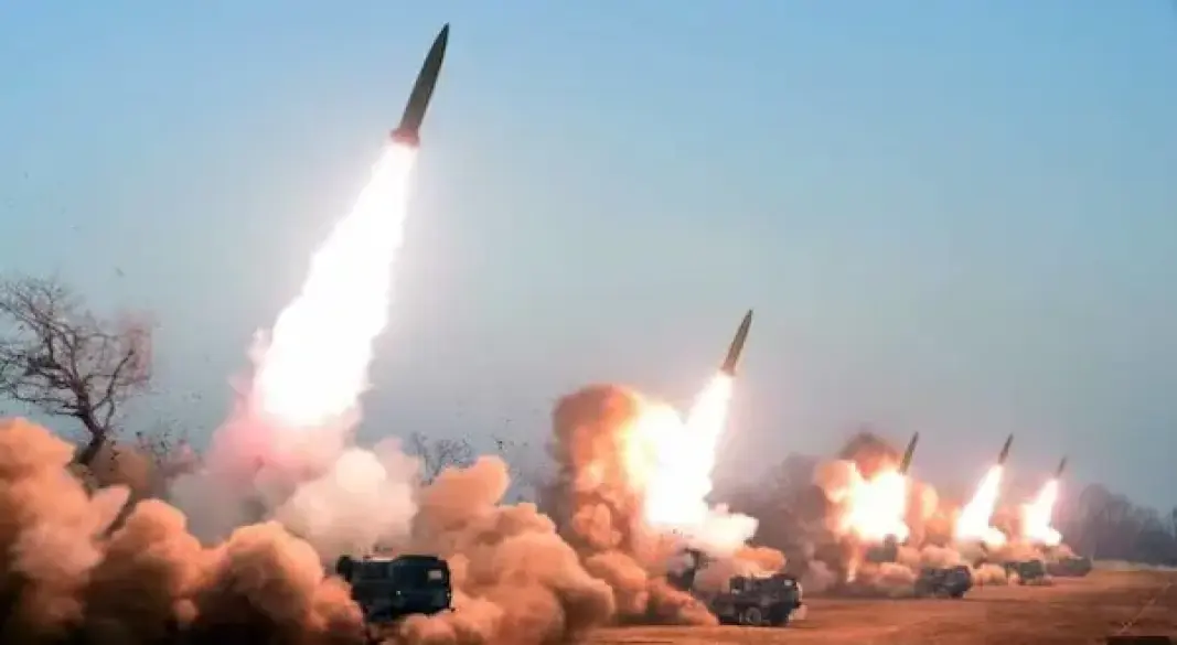 উত্তর কোরিয়ার ক্ষেপণাস্ত্র প্রদর্শন