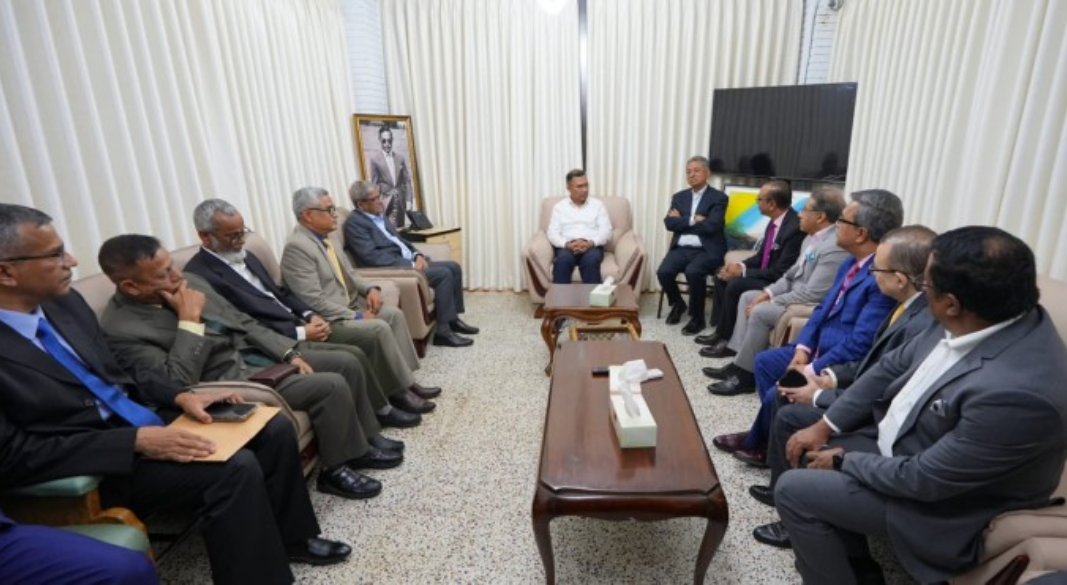 ডিএসই ও সিএসই প্রতিনিধিদের সঙ্গে তারেক রহমানের উচ্চপর্যায়ের বৈঠক