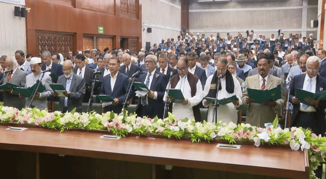 শপথ নিচ্ছেন বিএনপির সংসদ সদস্যরা