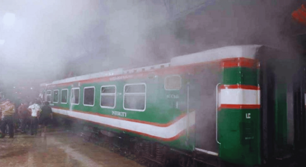 উপবন এক্সপ্রেসে অগ্নিকাণ্ডে সিলেটের সঙ্গে রেল যোগাযোগ বিচ্ছিন্ন