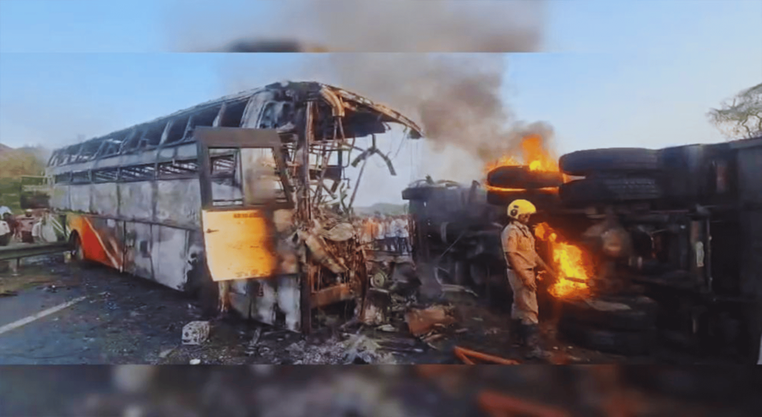 ভারতে বাস-লরির সংঘর্ষে অগ্নিকাণ্ড, প্রাণ গেল ১৩ জনের
