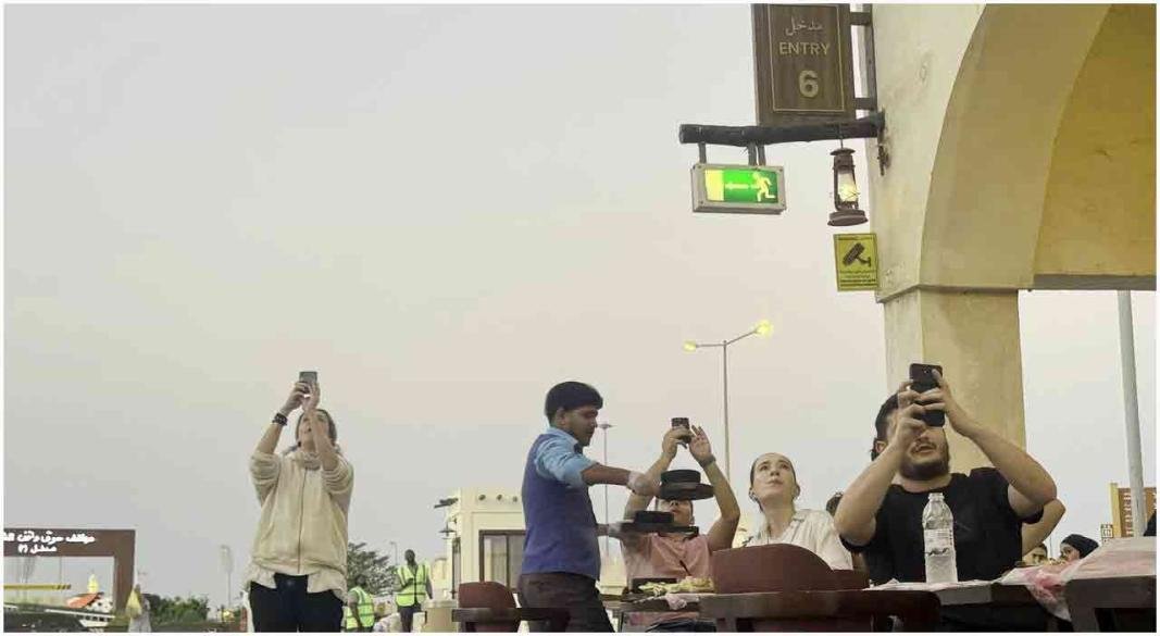 সাম্প্রতিক ছবি ও ভিডিও  ছড়িয়ে দেওয়ার অভিযোগ