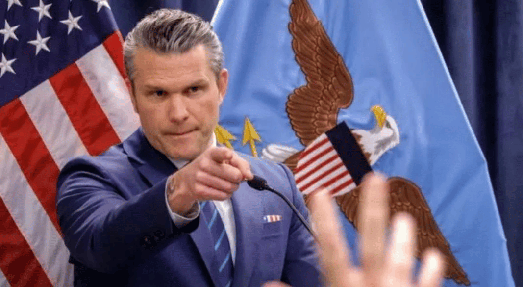 যুক্তরাষ্ট্রের প্রতিরক্ষামন্ত্রী পিট হেগসেথ