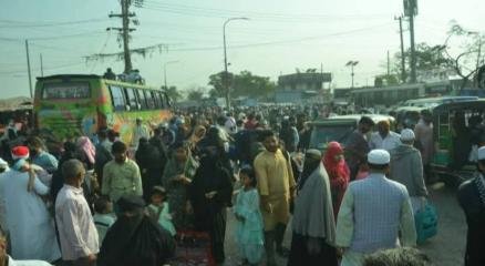 ভোট উৎসবে শামিল হতে বাড়ি ফিরছেন ভোটাররা । ছবি: সংগৃহীত