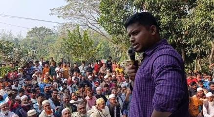 এনসিপির দক্ষিণাঞ্চলের মুখ্য সংগঠক এবং কুমিল্লা-৪ আসনে জামায়াত জোটের প্রার্থী হাসনাত আবদুল্লাহ।