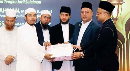 মালয়েশিয়ায় আন্তর্জাতিক কোরআন প্রতিযোগিতায় প্রথম হলেন বাংলাদেশি হাফেজ ইব্রাহীম শেখ (সংগৃহীত ছবি)