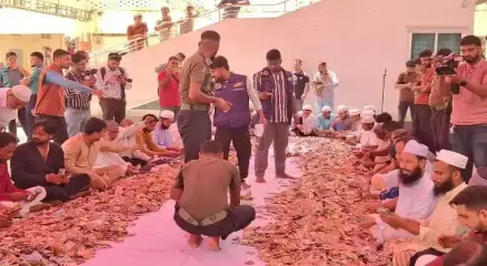 শাহজালাল মাজারের প্রকাশ্যে চলছে টাকা গণনা