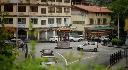 বিশ্বের একমাত্র দেশ, যেখানে নেই কোনো ট্রাফিক সিগন্যাল, তবু নেই বিশৃঙ্খলা