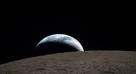 চাঁদকে শুধু বৈজ্ঞানিক অনুসন্ধানের স্থান নয়, আদিবাসীদের ঐতিহ্য ও সংস্কৃতির গুরুত্বপূর্ণ অংশ হিসেবে উল্লেখ করে দেওয়া এক বক্তব্য ঘিরে অস্ট্রেলিয়ায় শুরু হয়েছে ব্যাপক আলোচনা ও বিতর্ক। ছবি: প্রতীকী।
