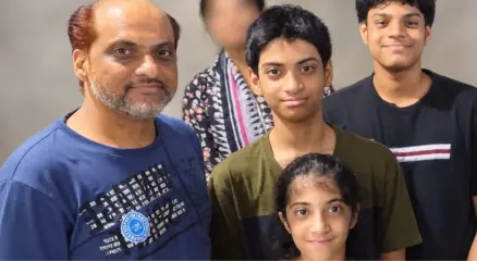ছেলের কলেজে ভর্তির আনন্দে পরিবার নিয়ে ওমরাহযাত্রা বিমানবন্দরে হামলায় বাবার মৃ ত্যু, দুই ছেলে হাসপাতালে