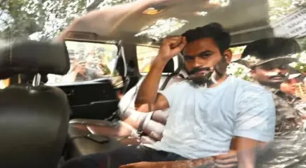 ভারতের দিল্লিতে গ্রেপ্তারের এক দিন পর শর্তসাপেক্ষে জামিন পেয়েছেন সিজেপির প্রতিষ্ঠাতা অভিজিৎ দিপকে। ছবি: সংগৃহীত