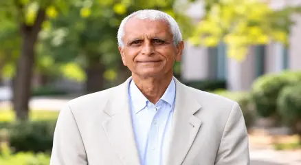 শিশুদের হৃদরোগের চিকিৎসায় অনন্য অবদানের জন্য যুক্তরাজ্যের ‘প্রাইড অব ব্রিটেন অ্যাওয়ার্ডস ২০২৬’-এ আজীবন সম্মাননা পেয়েছেন ড. আসিফ হাসান। ছবি: সংগৃহীত